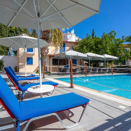 Vanas Apartments Spetses Town Екстер'єр фото