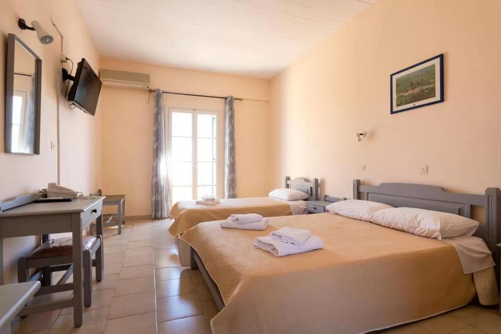Vanas Apartments Spetses Town Екстер'єр фото