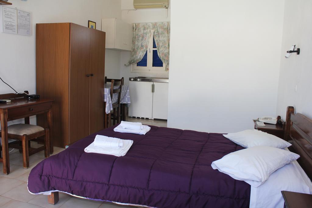 Vanas Apartments Spetses Town Екстер'єр фото