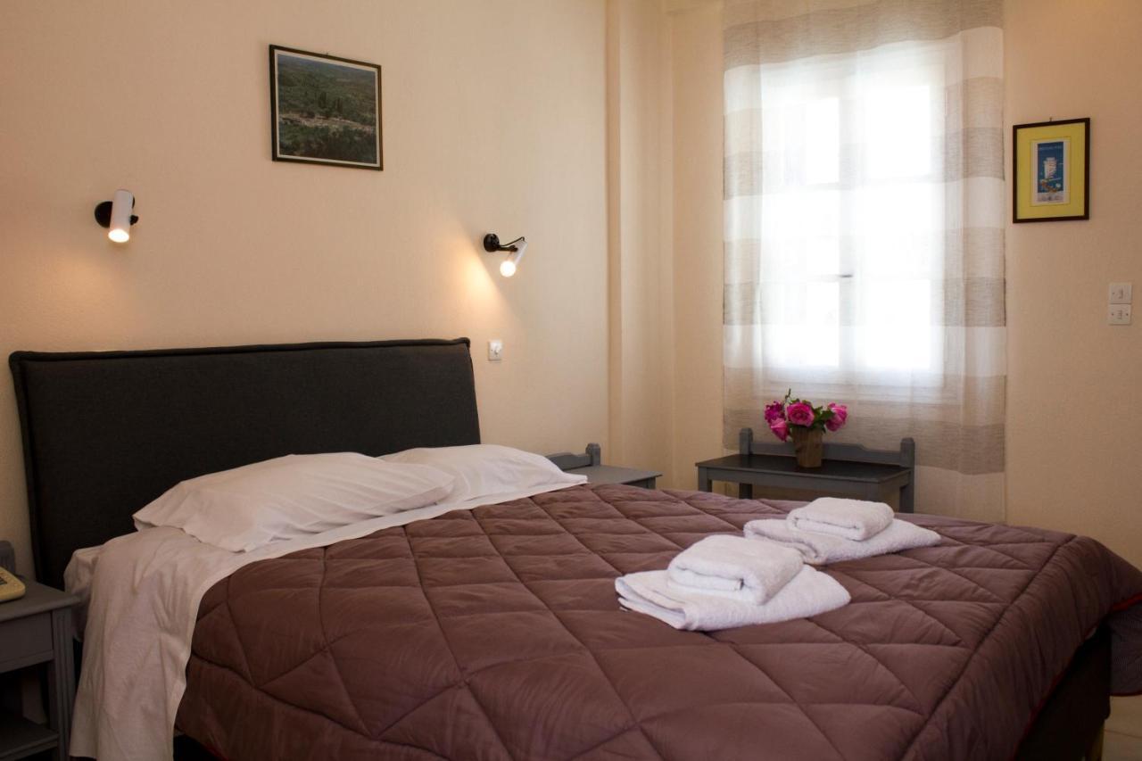 Vanas Apartments Spetses Town Екстер'єр фото