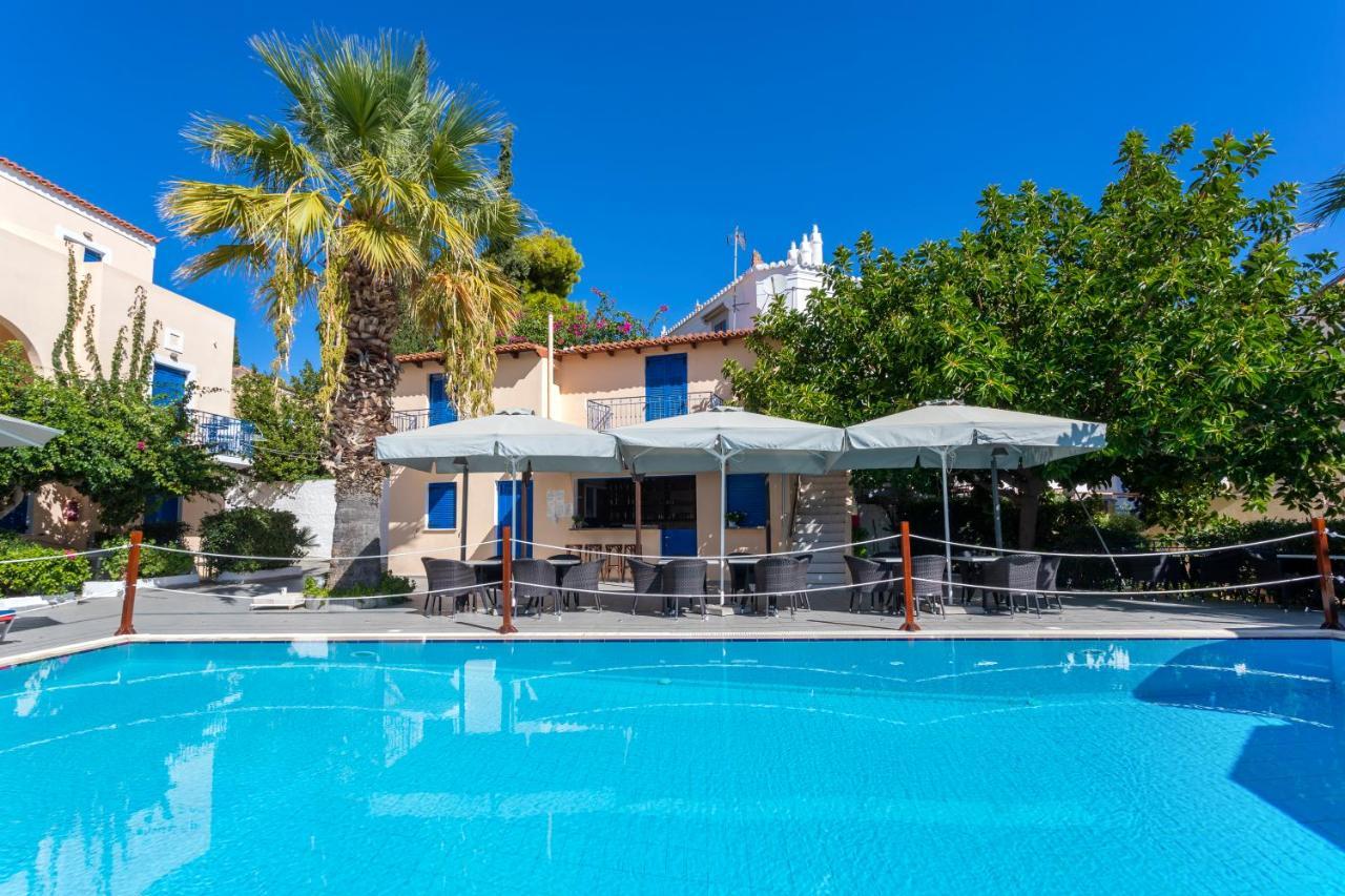 Vanas Apartments Spetses Town Екстер'єр фото