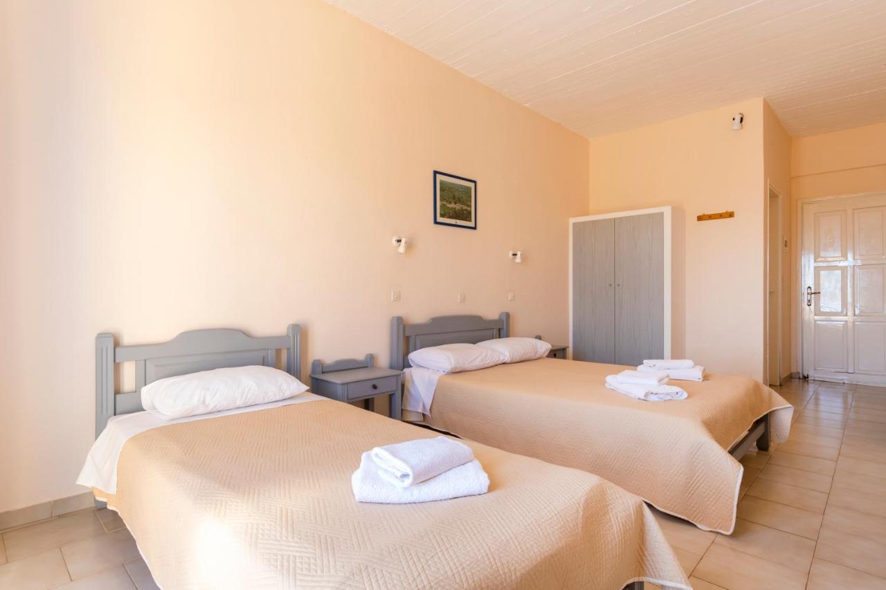 Vanas Apartments Spetses Town Екстер'єр фото