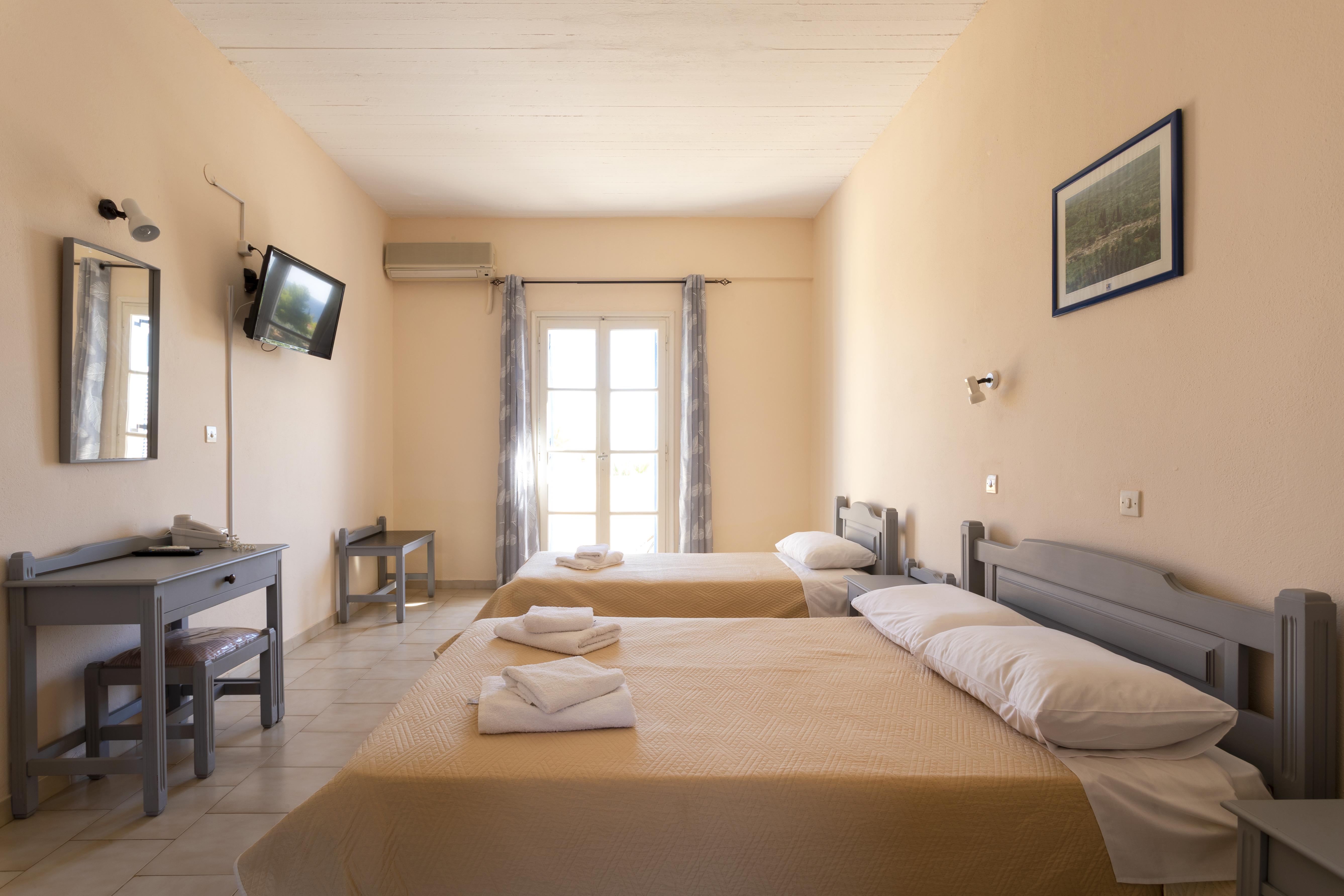 Vanas Apartments Spetses Town Екстер'єр фото