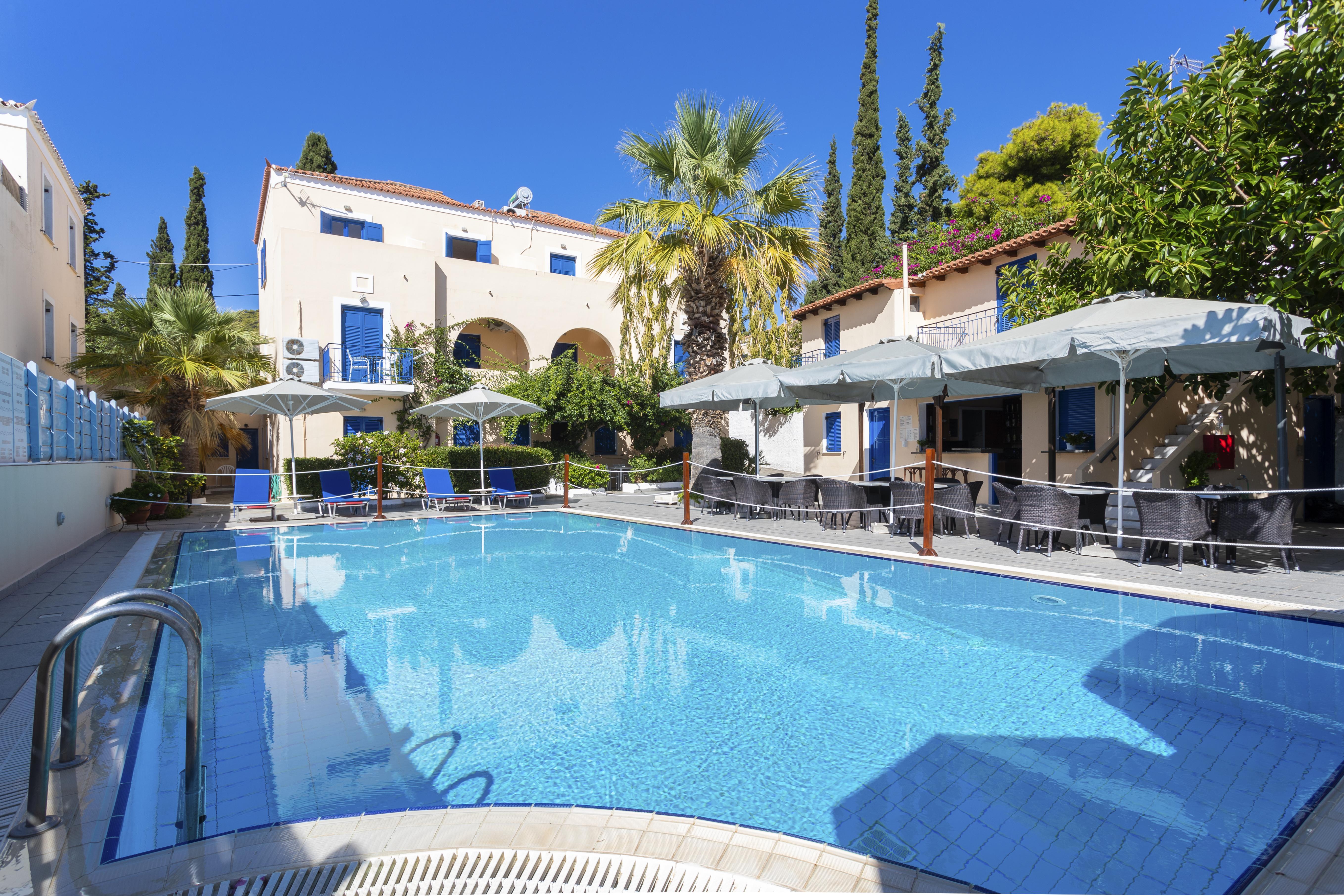 Vanas Apartments Spetses Town Екстер'єр фото