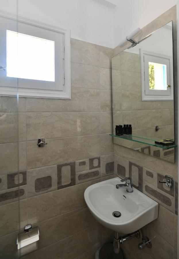 Vanas Apartments Spetses Town Екстер'єр фото