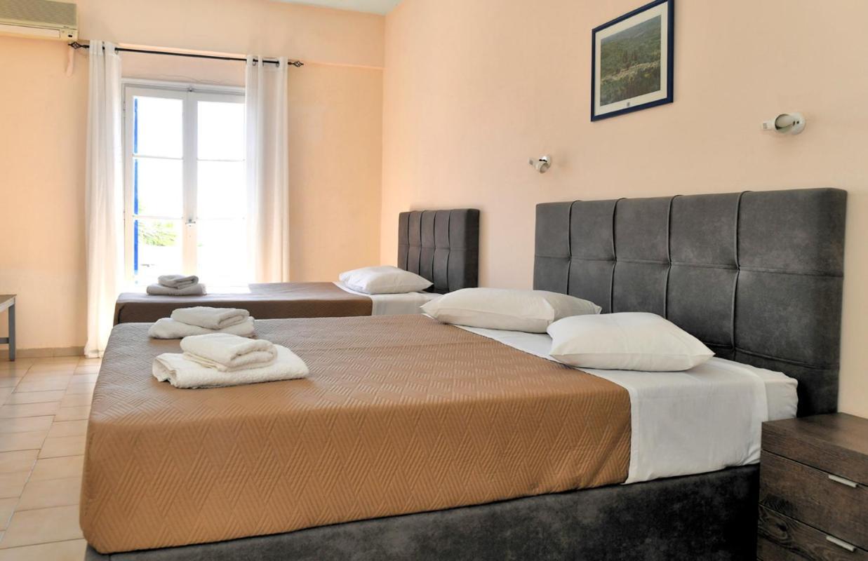 Vanas Apartments Spetses Town Екстер'єр фото