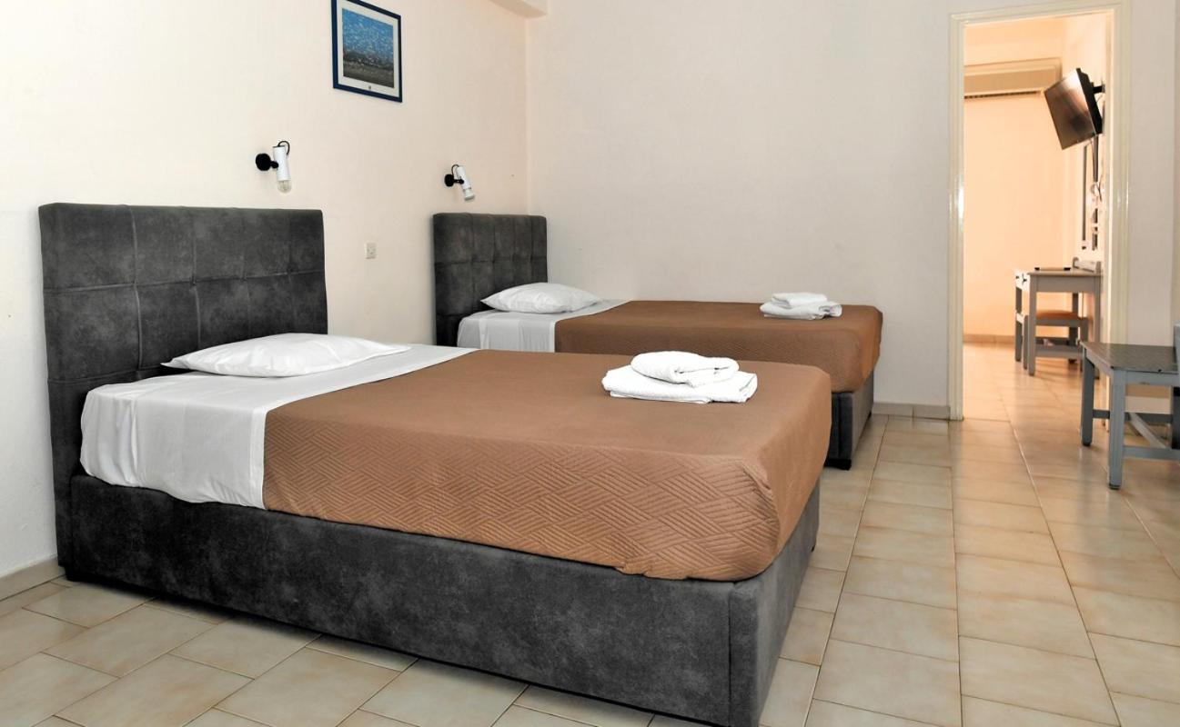 Vanas Apartments Spetses Town Екстер'єр фото